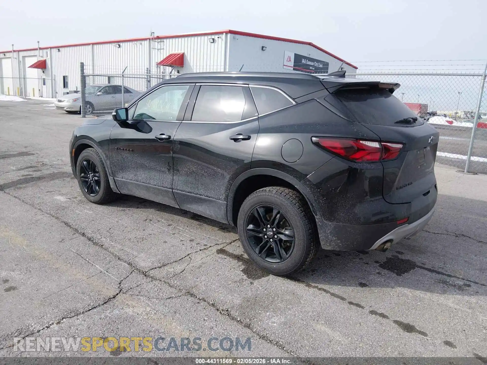 3 Photograph of a damaged car 3GNKBHRS0MS535356 CHEVROLET BLAZER 2021