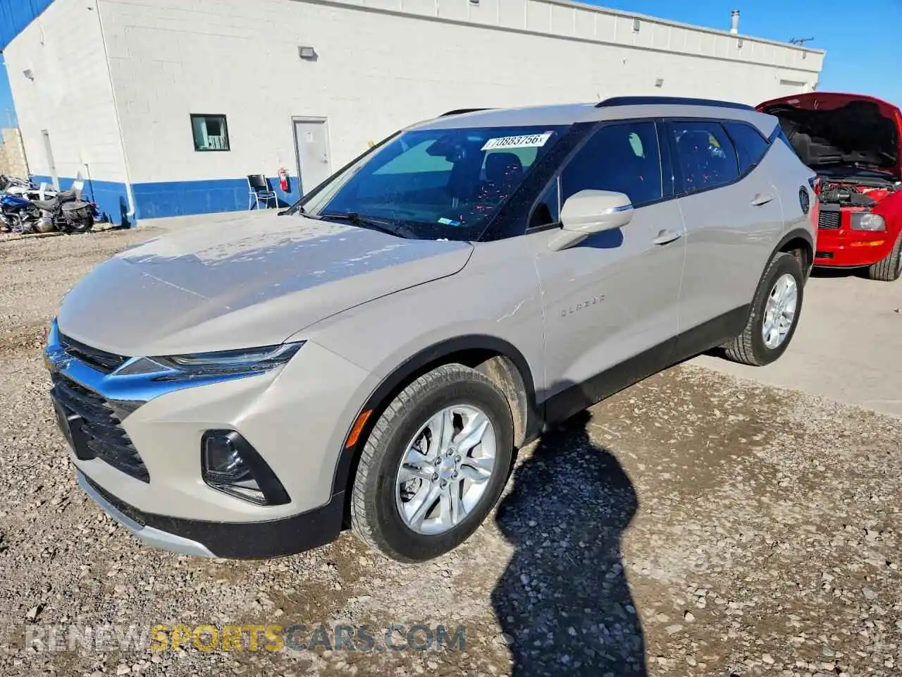 1 Фотография поврежденного автомобиля 3GNKBHRS0MS586503 CHEVROLET BLAZER 2021