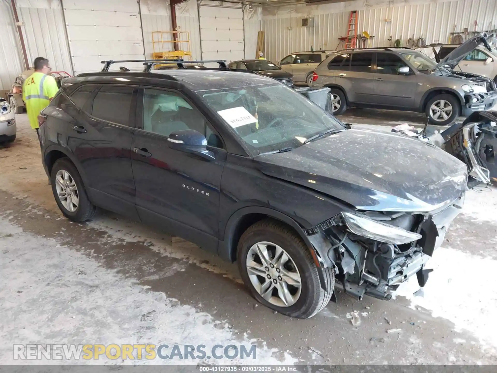 1 Photograph of a damaged car 3GNKBHRS1MS529839 CHEVROLET BLAZER 2021