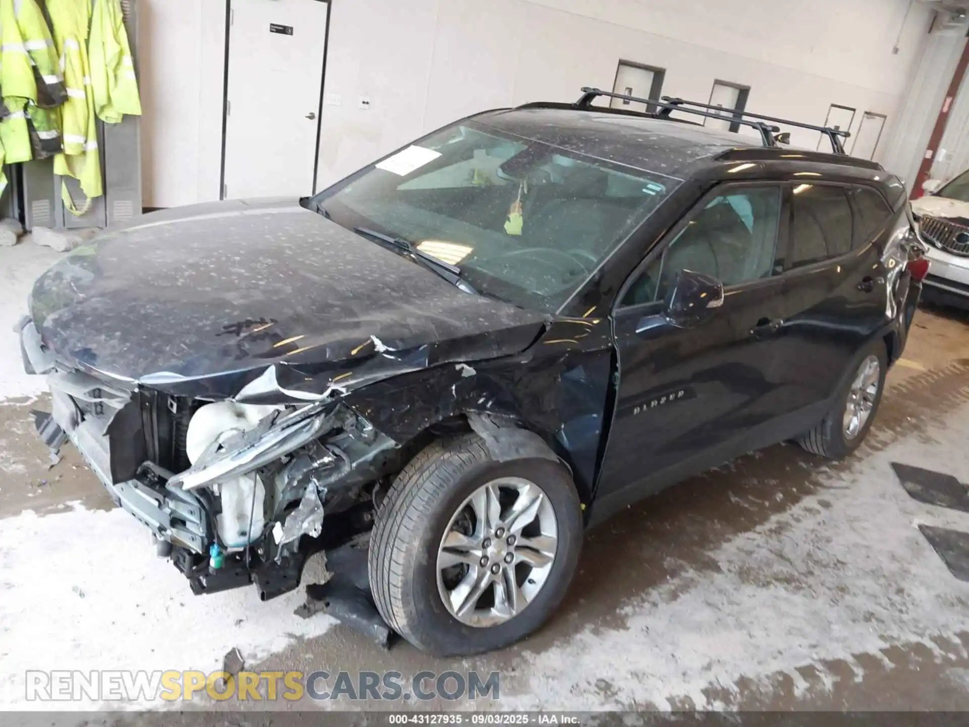 2 Photograph of a damaged car 3GNKBHRS1MS529839 CHEVROLET BLAZER 2021