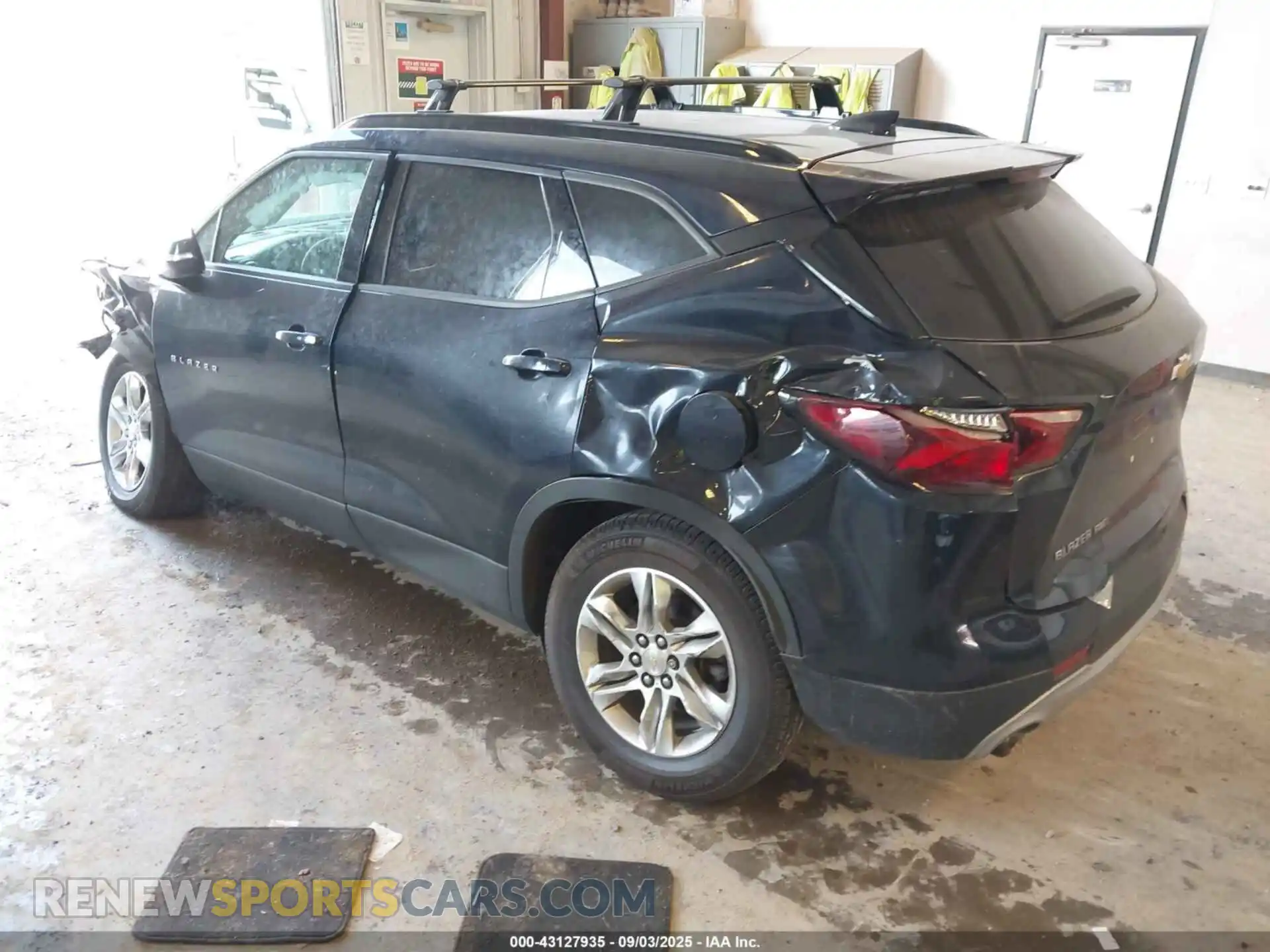3 Photograph of a damaged car 3GNKBHRS1MS529839 CHEVROLET BLAZER 2021