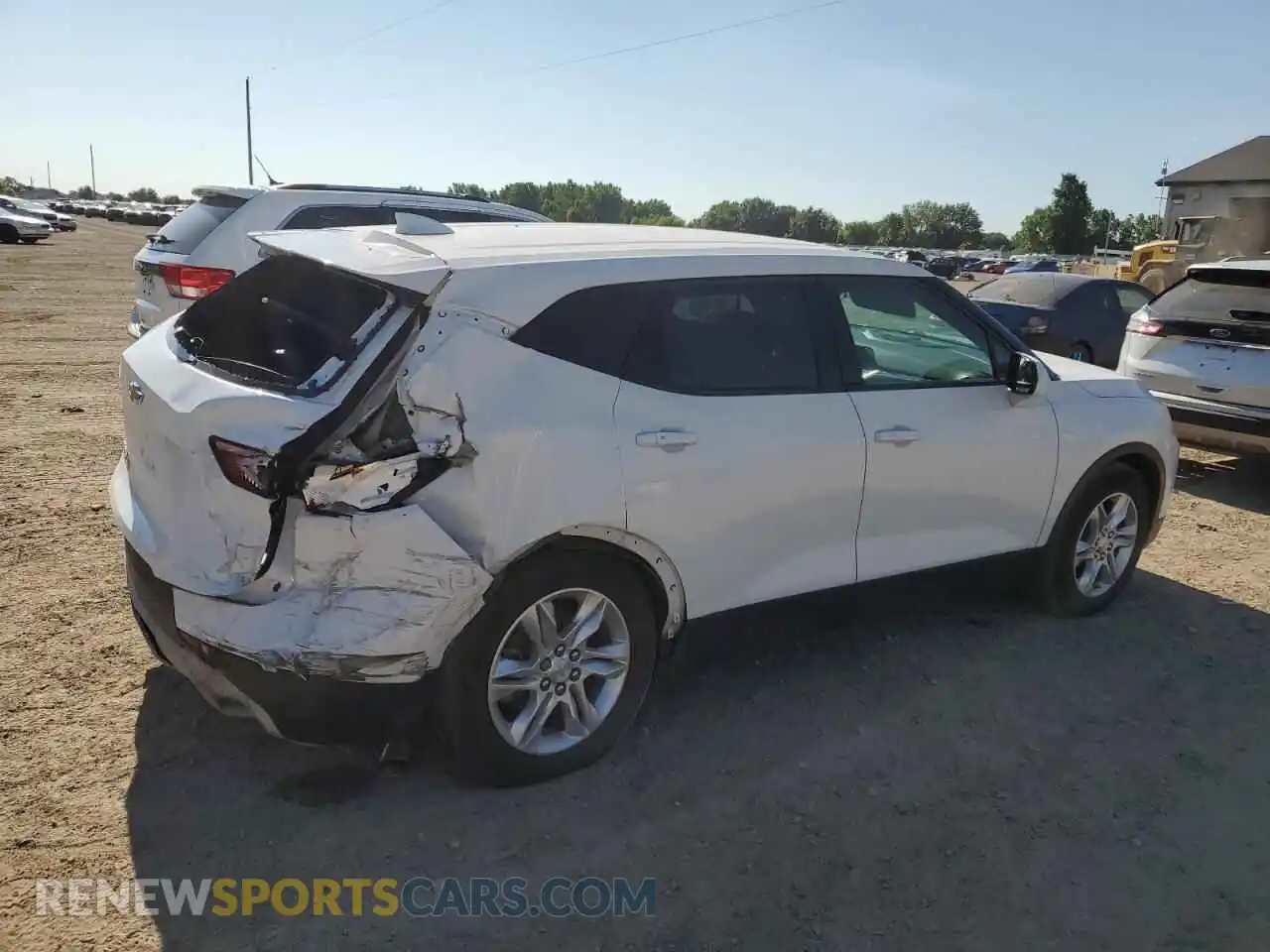 3 Photograph of a damaged car 3GNKBHRS2MS508384 CHEVROLET BLAZER 2021