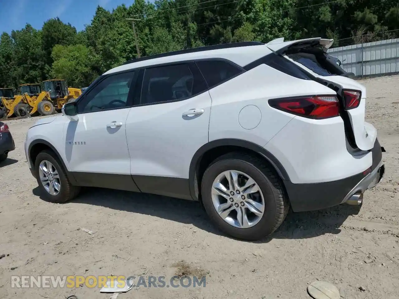 2 fotografías del automóvil dañado 3GNKBHRS2MS559318 CHEVROLET BLAZER 2021