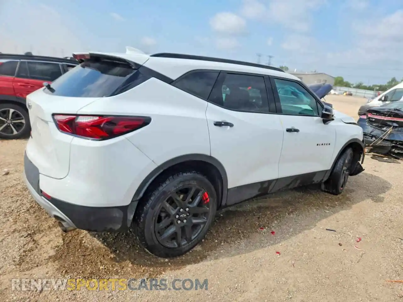 3 fotografías del automóvil dañado 3GNKBHRS2MS582100 CHEVROLET BLAZER 2021