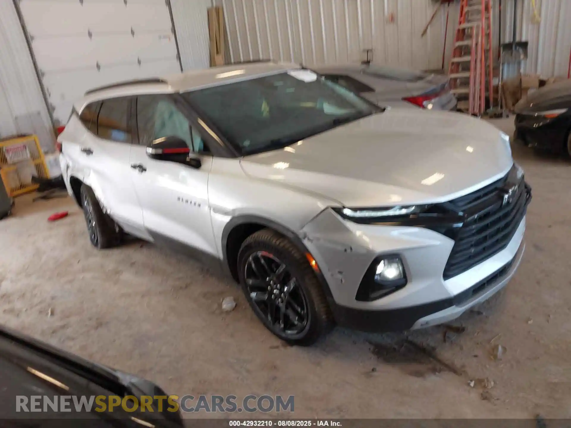 1 Photograph of a damaged car 3GNKBHRS3MS517157 CHEVROLET BLAZER 2021