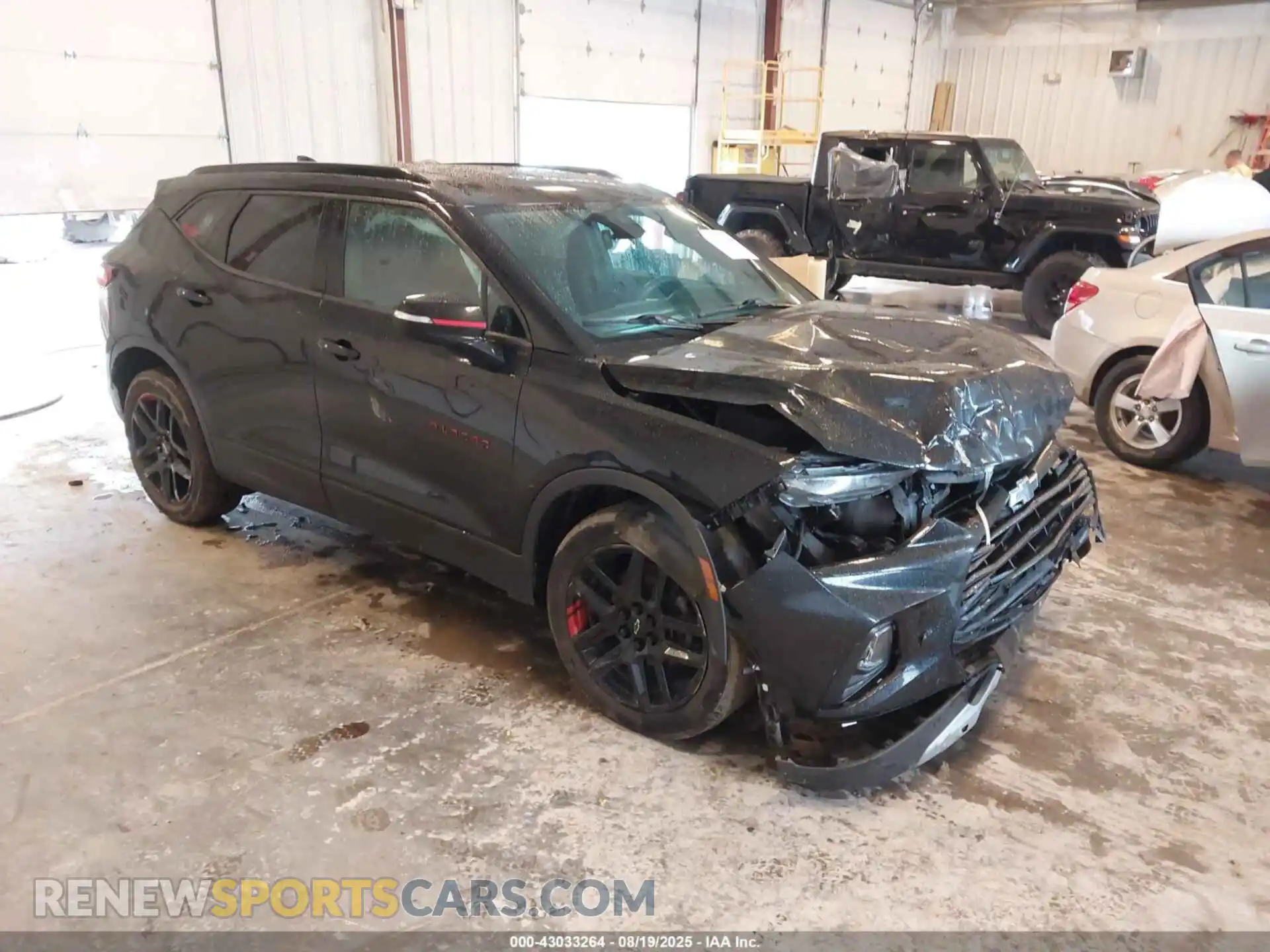1 Photograph of a damaged car 3GNKBHRS3MS518065 CHEVROLET BLAZER 2021