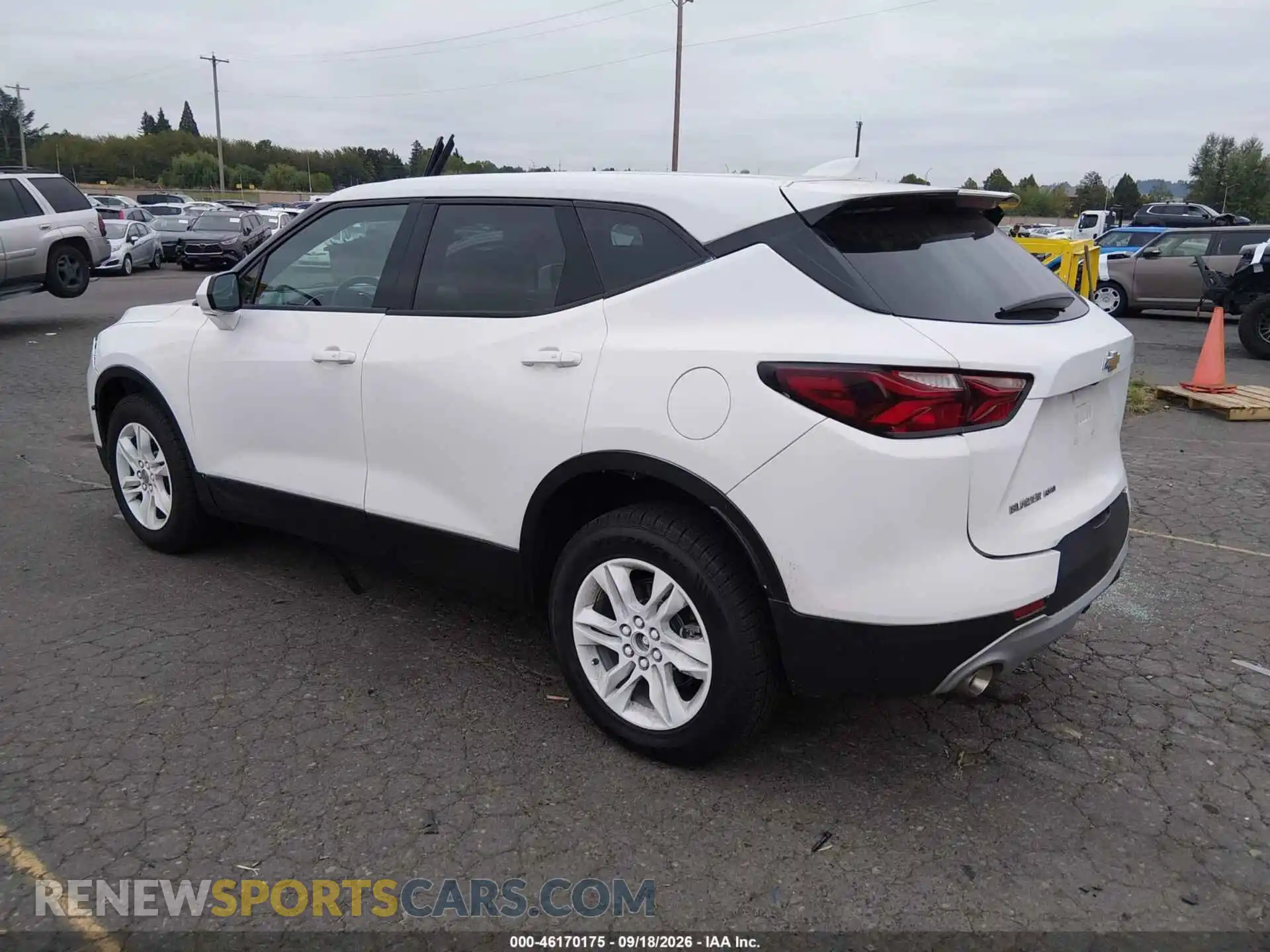 3 Photograph of a damaged car 3GNKBHRS5MS537958 CHEVROLET BLAZER 2021