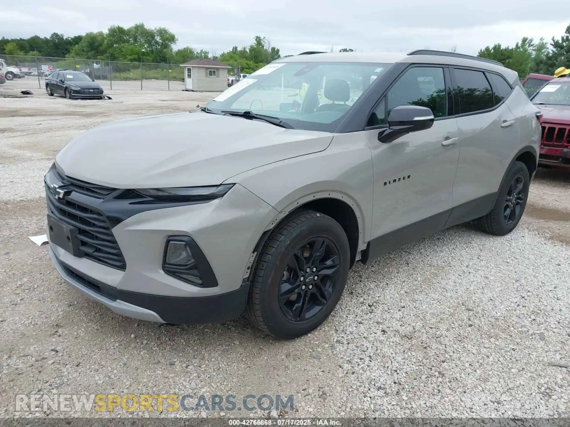 2 fotografías del automóvil dañado 3GNKBHRS5MS544702 CHEVROLET BLAZER 2021