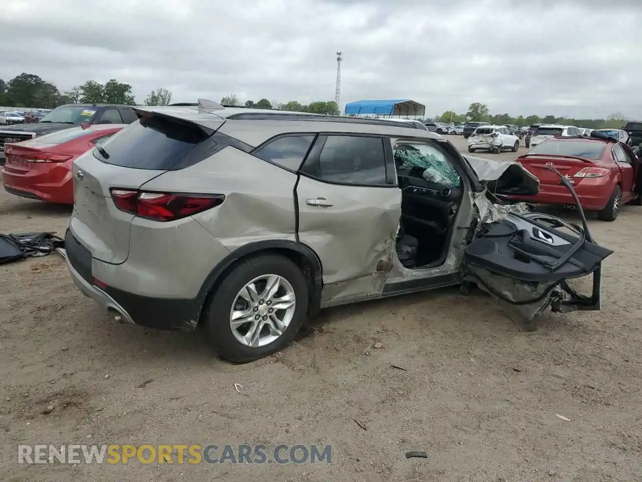 3 Photograph of a damaged car 3GNKBHRS6MS538374 CHEVROLET BLAZER 2021