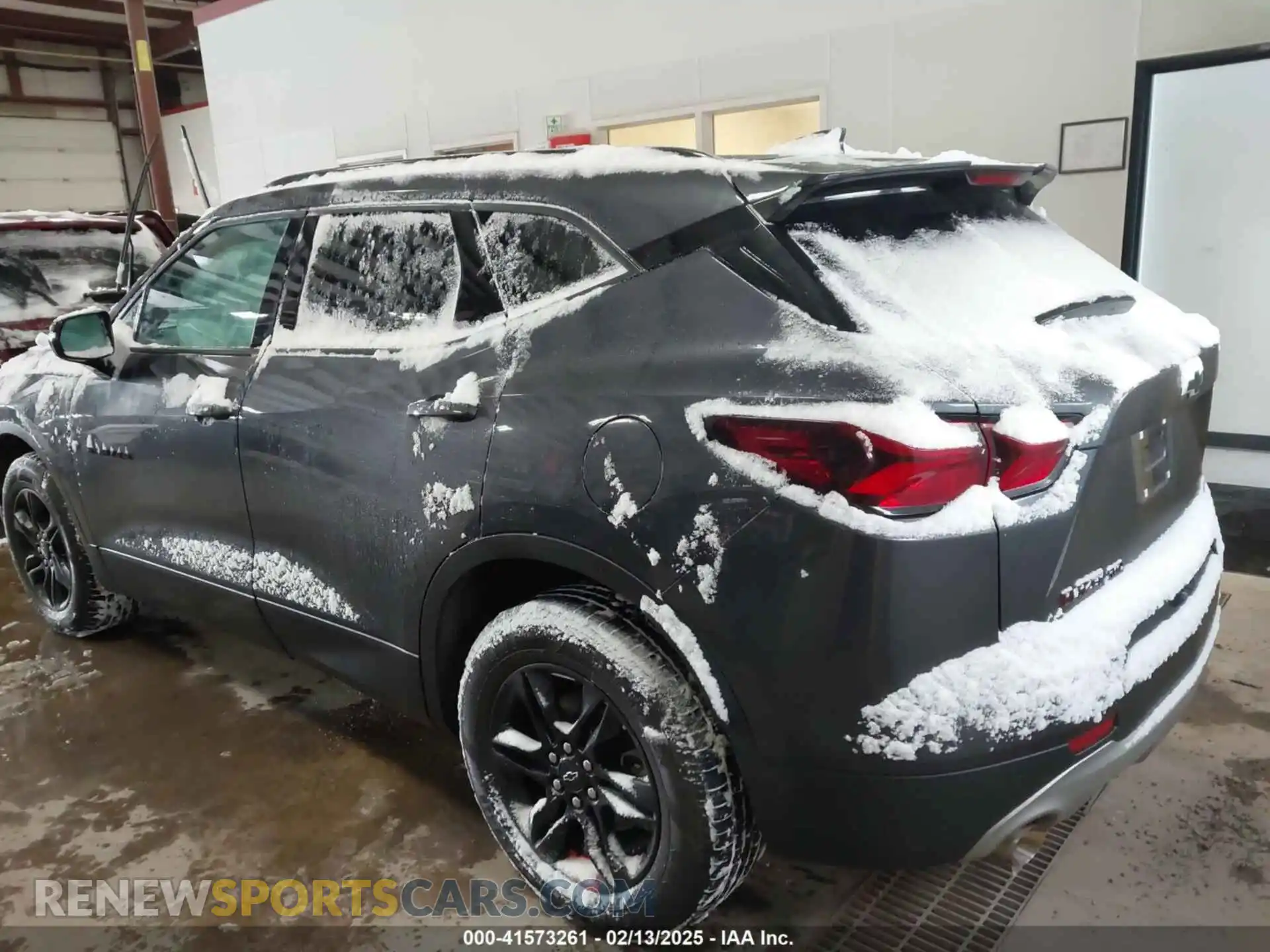 3 Photograph of a damaged car 3GNKBHRS6MS542750 CHEVROLET BLAZER 2021