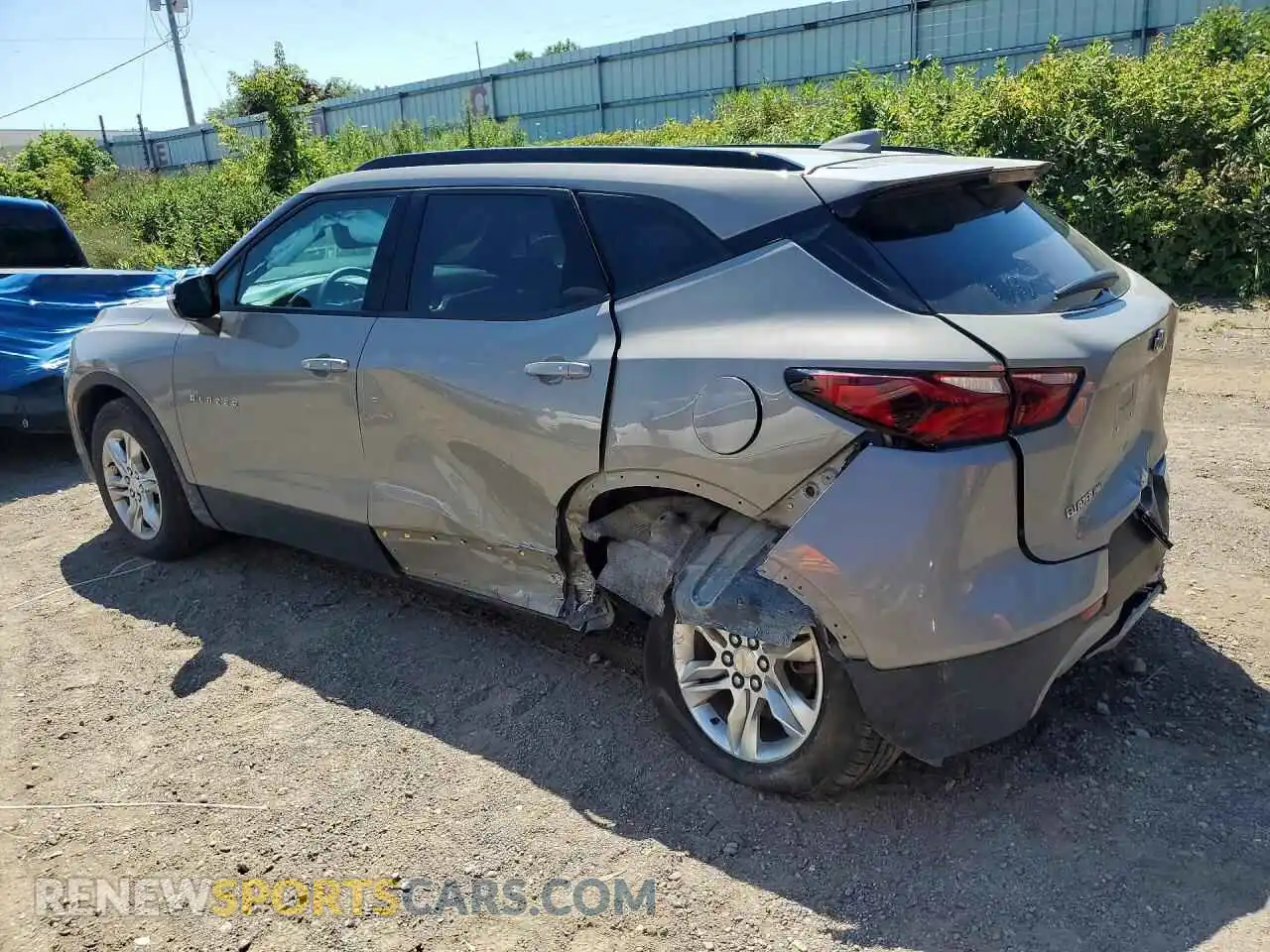 2 Фотография поврежденного автомобиля 3GNKBHRS7MS559847 CHEVROLET BLAZER 2021