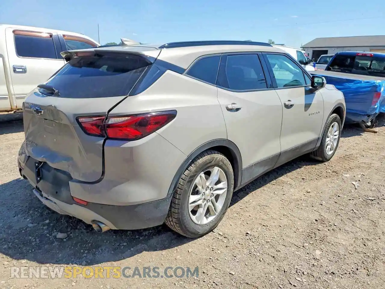 3 Фотография поврежденного автомобиля 3GNKBHRS7MS559847 CHEVROLET BLAZER 2021