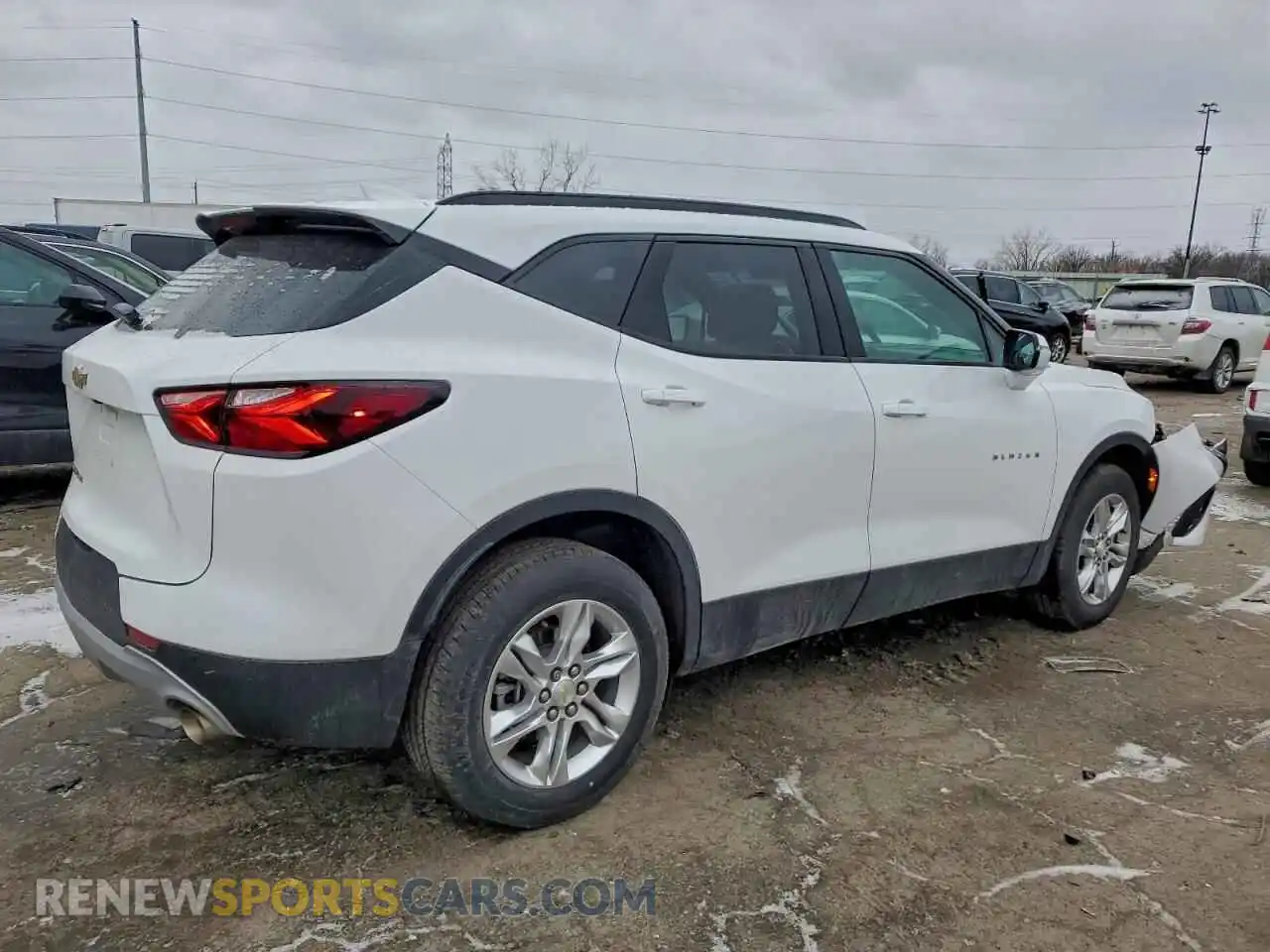 3 Фотография поврежденного автомобиля 3GNKBHRSXMS512313 CHEVROLET BLAZER 2021
