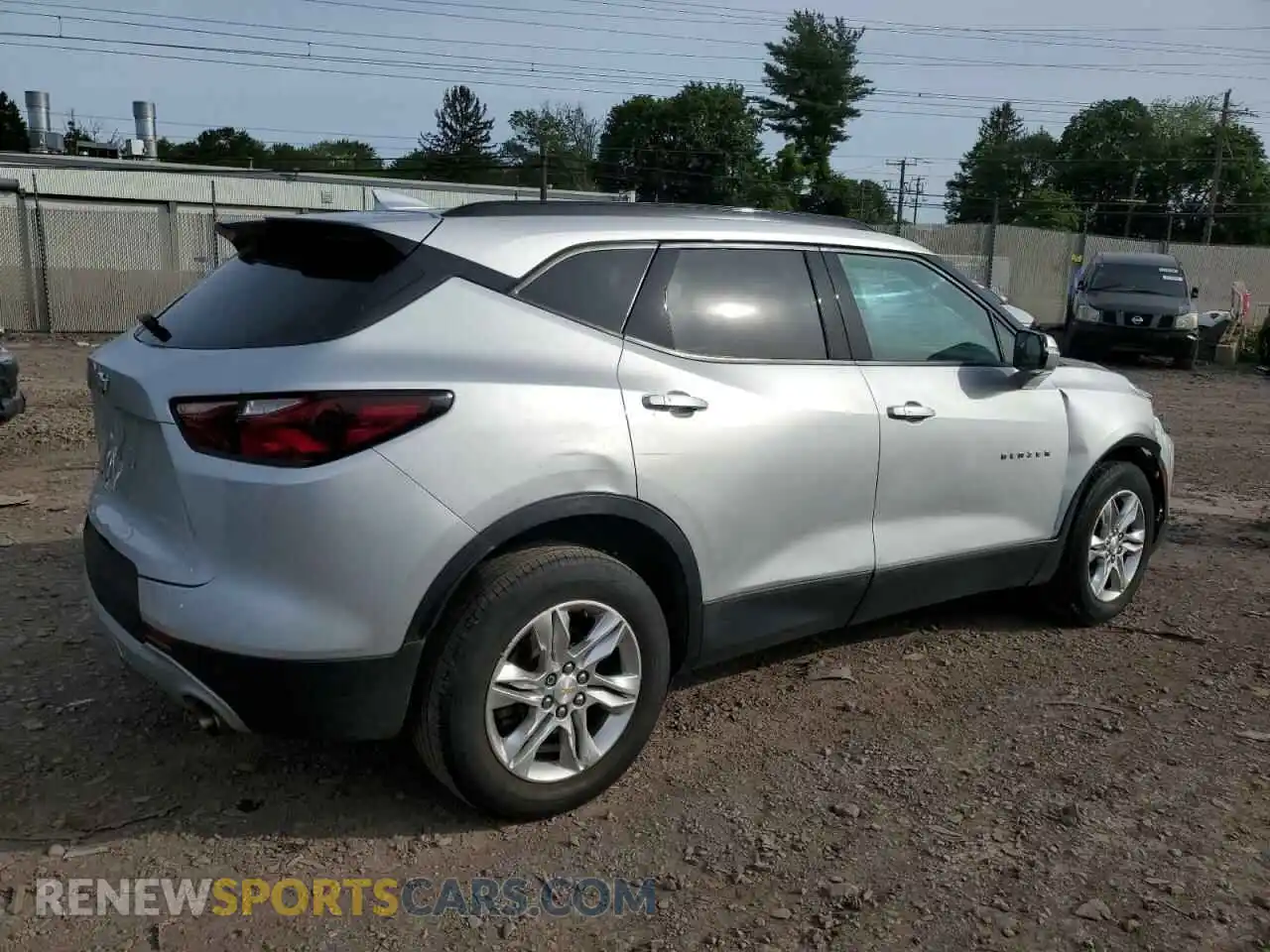 3 Photograph of a damaged car 3GNKBJRS2MS513849 CHEVROLET BLAZER 2021