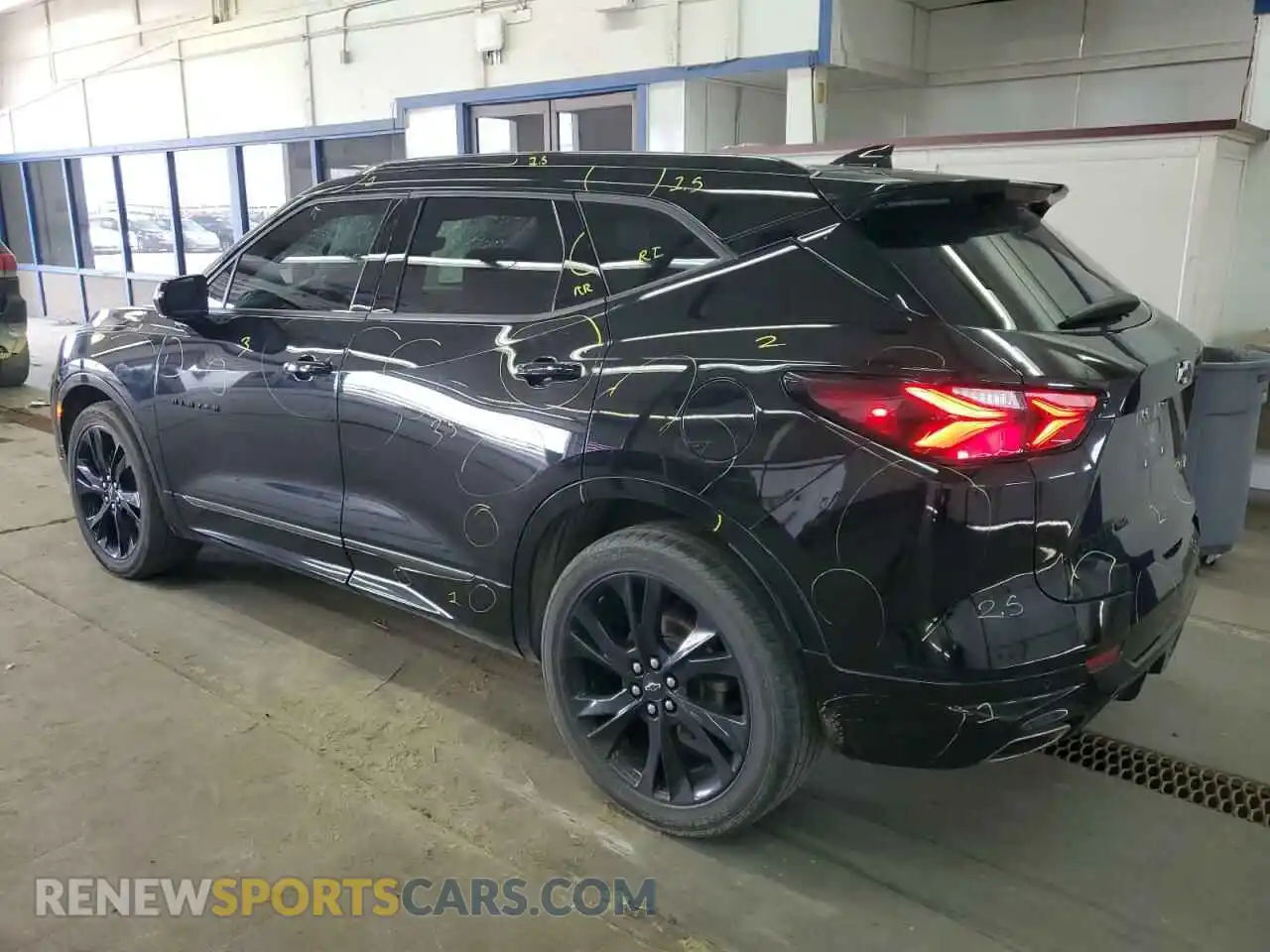 2 Photograph of a damaged car 3GNKBKRS1MS522144 CHEVROLET BLAZER 2021