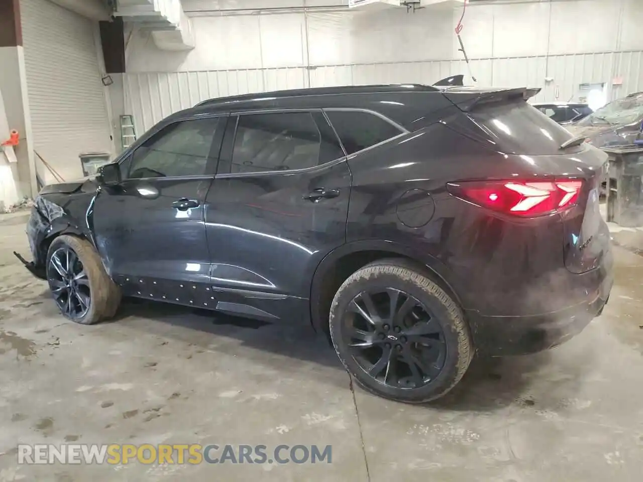 2 Photograph of a damaged car 3GNKBKRS6MS523726 CHEVROLET BLAZER 2021