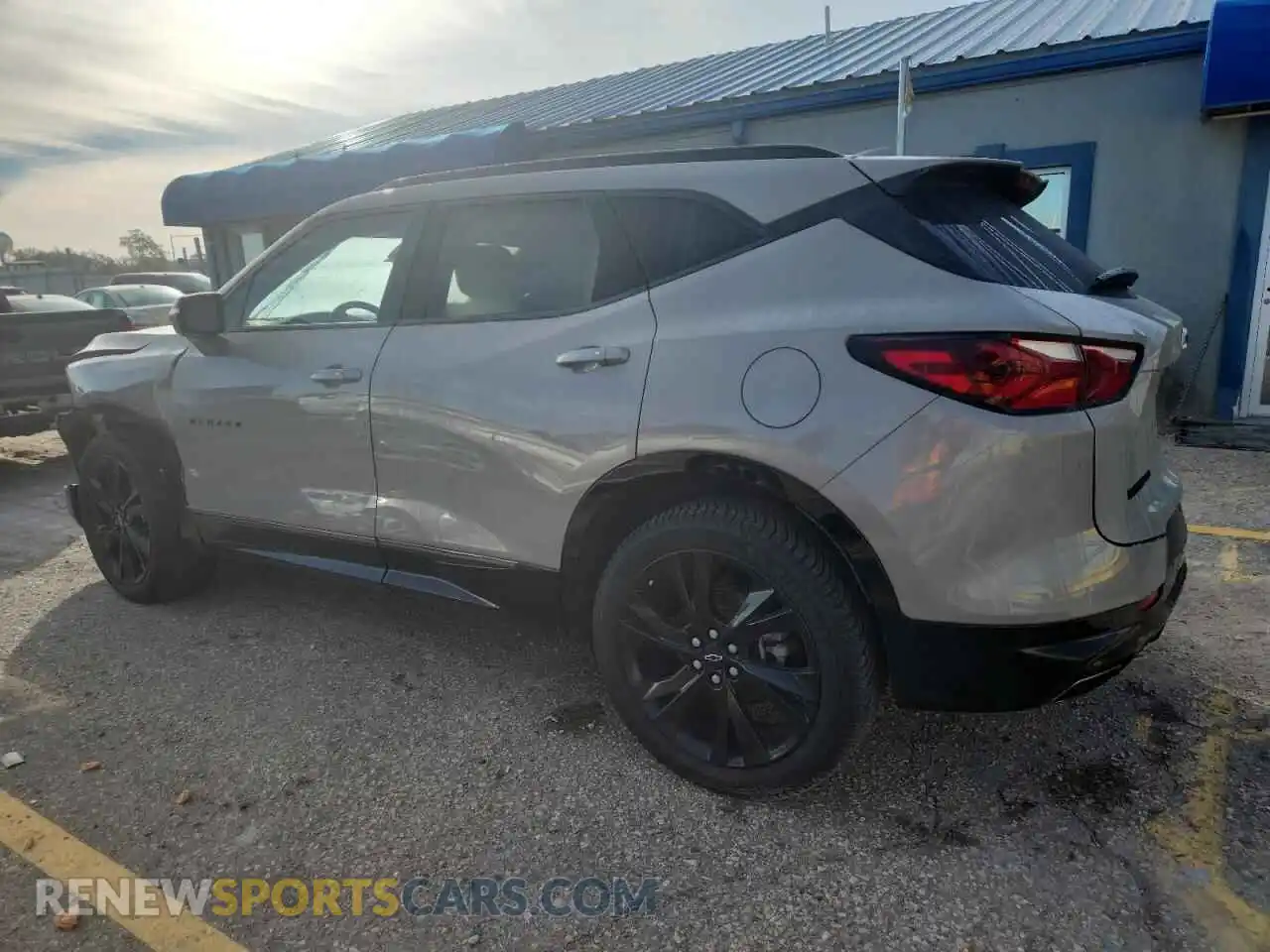 2 Photograph of a damaged car 3GNKBKRS6MS535651 CHEVROLET BLAZER 2021