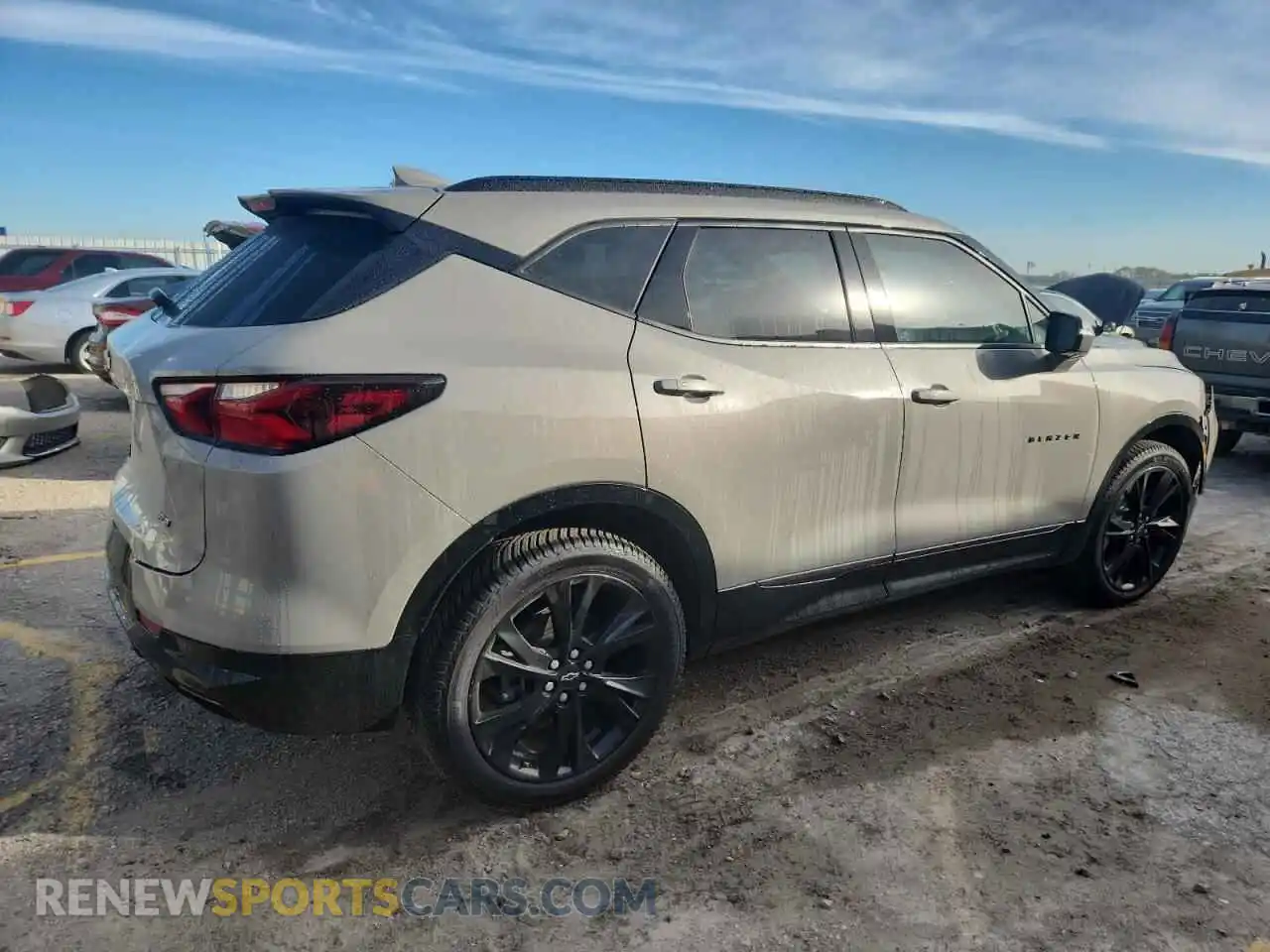 3 Photograph of a damaged car 3GNKBKRS6MS535651 CHEVROLET BLAZER 2021