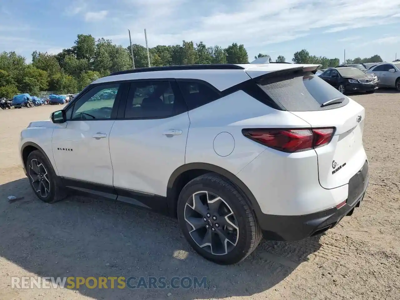 2 Photograph of a damaged car 3GNKBKRS7MS507728 CHEVROLET BLAZER 2021