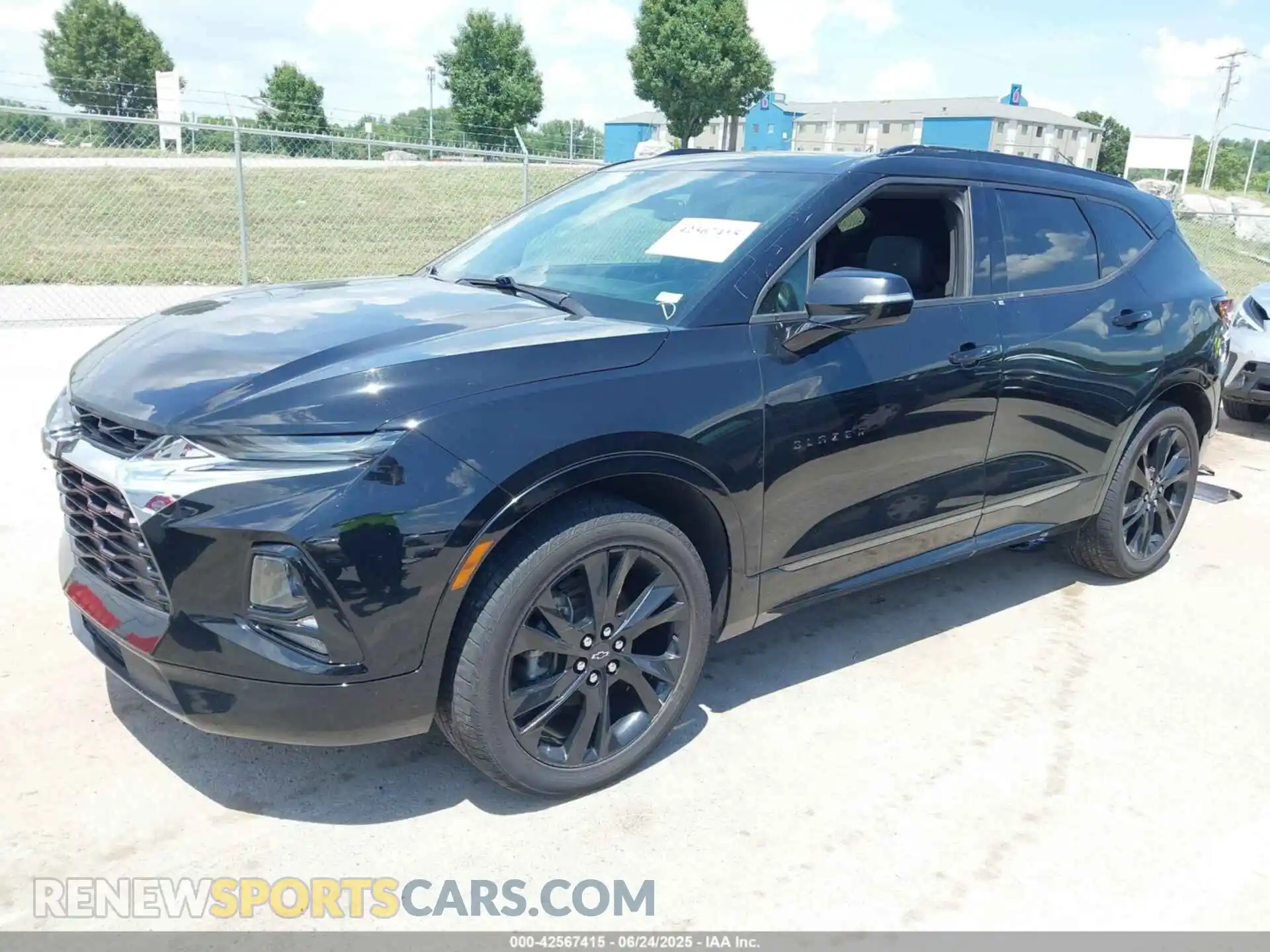 2 Photograph of a damaged car 3GNKBKRS7MS534850 CHEVROLET BLAZER 2021