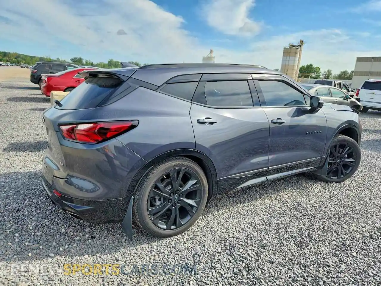 3 Фотография поврежденного автомобиля 3GNKBKRS7MS553687 CHEVROLET BLAZER 2021
