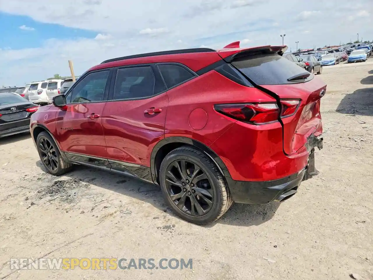 2 Photograph of a damaged car 3GNKBKRS7MS555987 CHEVROLET BLAZER 2021