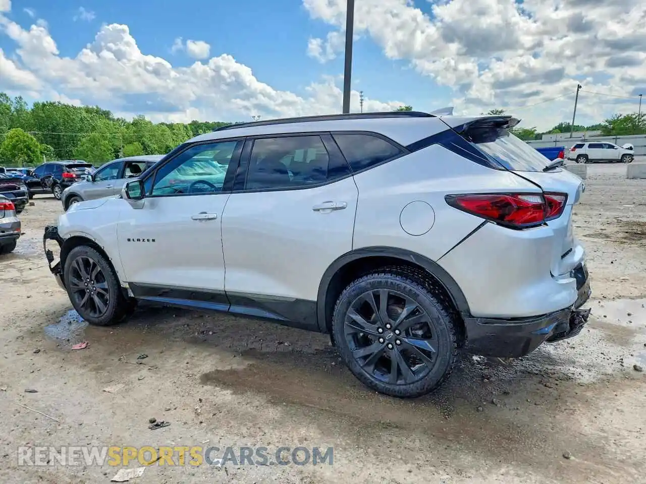 2 Фотография поврежденного автомобиля 3GNKBKRS7MS561269 CHEVROLET BLAZER 2021