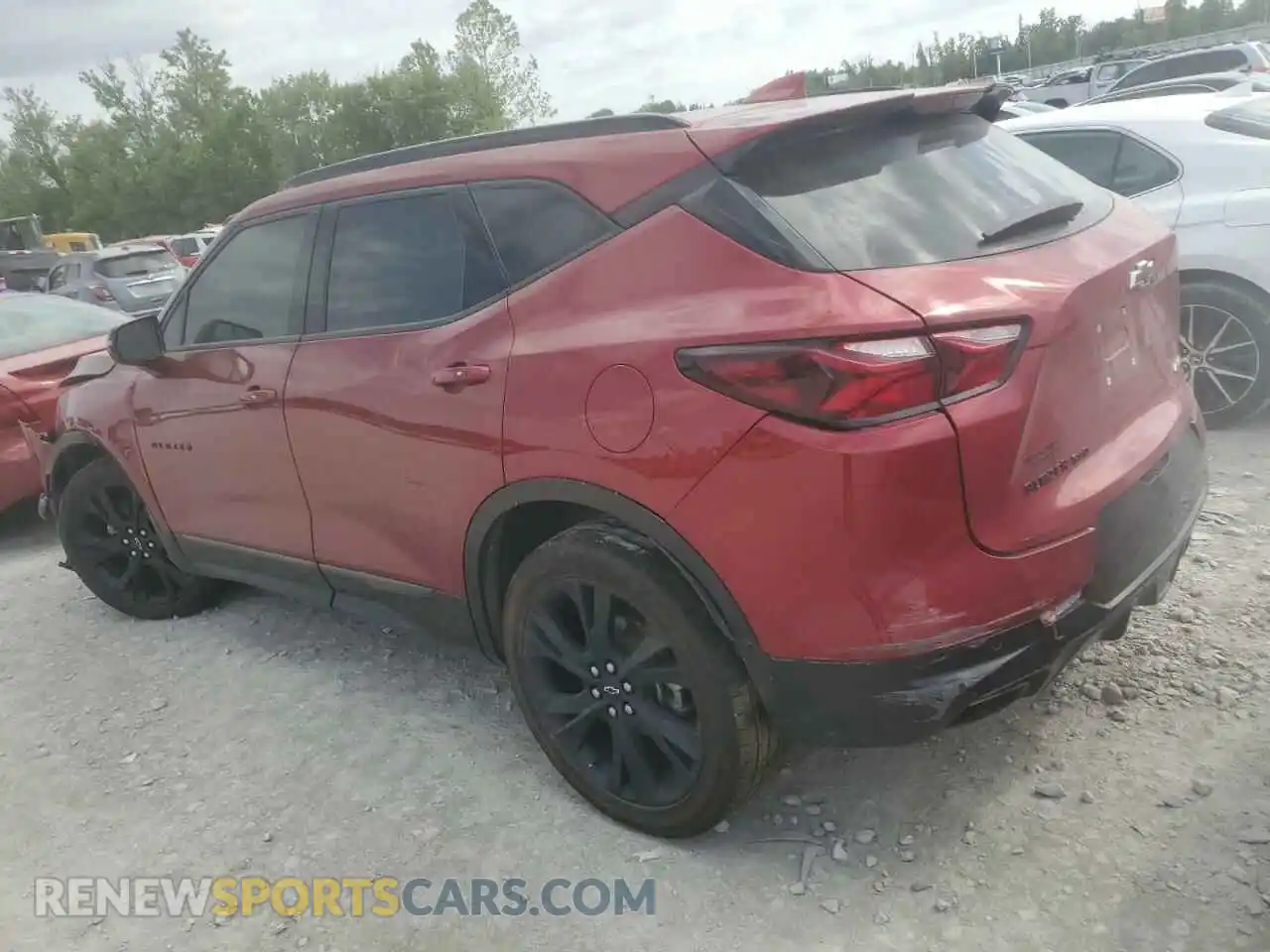 2 Photograph of a damaged car 3GNKBKRS8MS513361 CHEVROLET BLAZER 2021