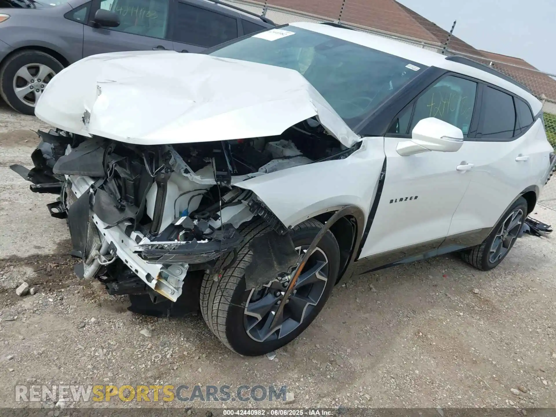 2 Photograph of a damaged car 3GNKBKRS9MS529990 CHEVROLET BLAZER 2021