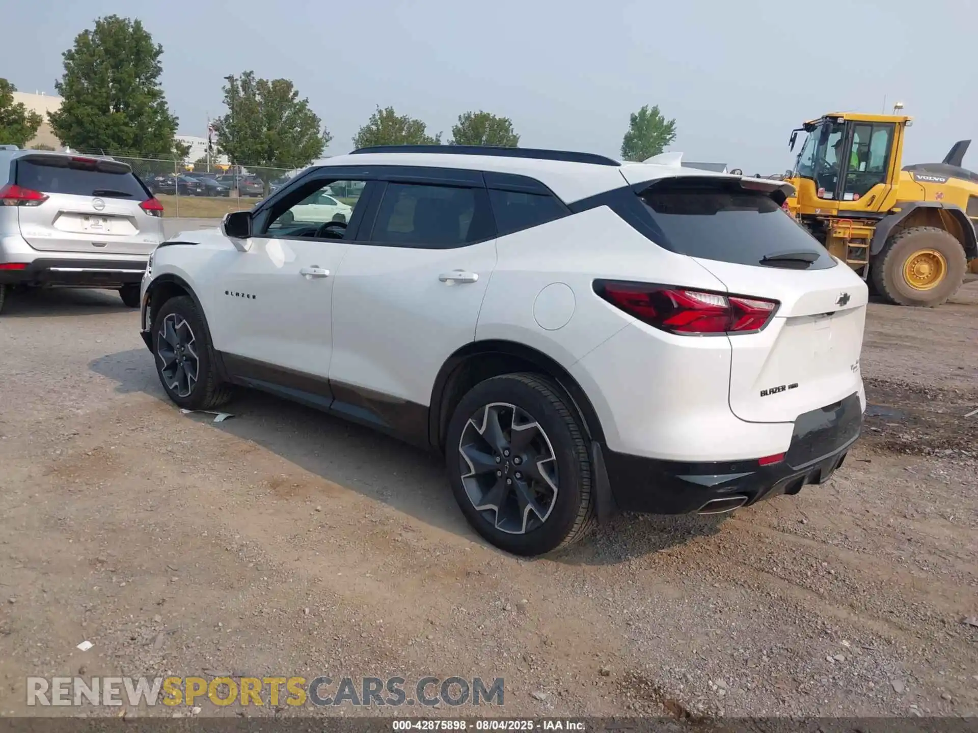 3 Photograph of a damaged car 3GNKBKRS9MS572774 CHEVROLET BLAZER 2021