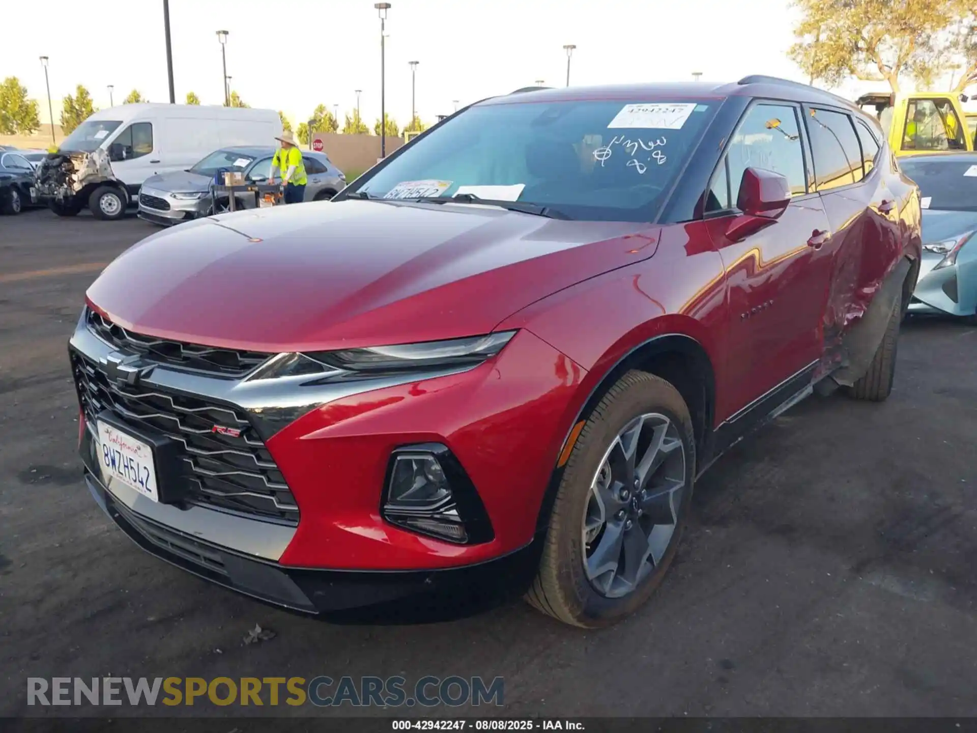 2 Photograph of a damaged car 3GNKBKRSXMS572640 CHEVROLET BLAZER 2021