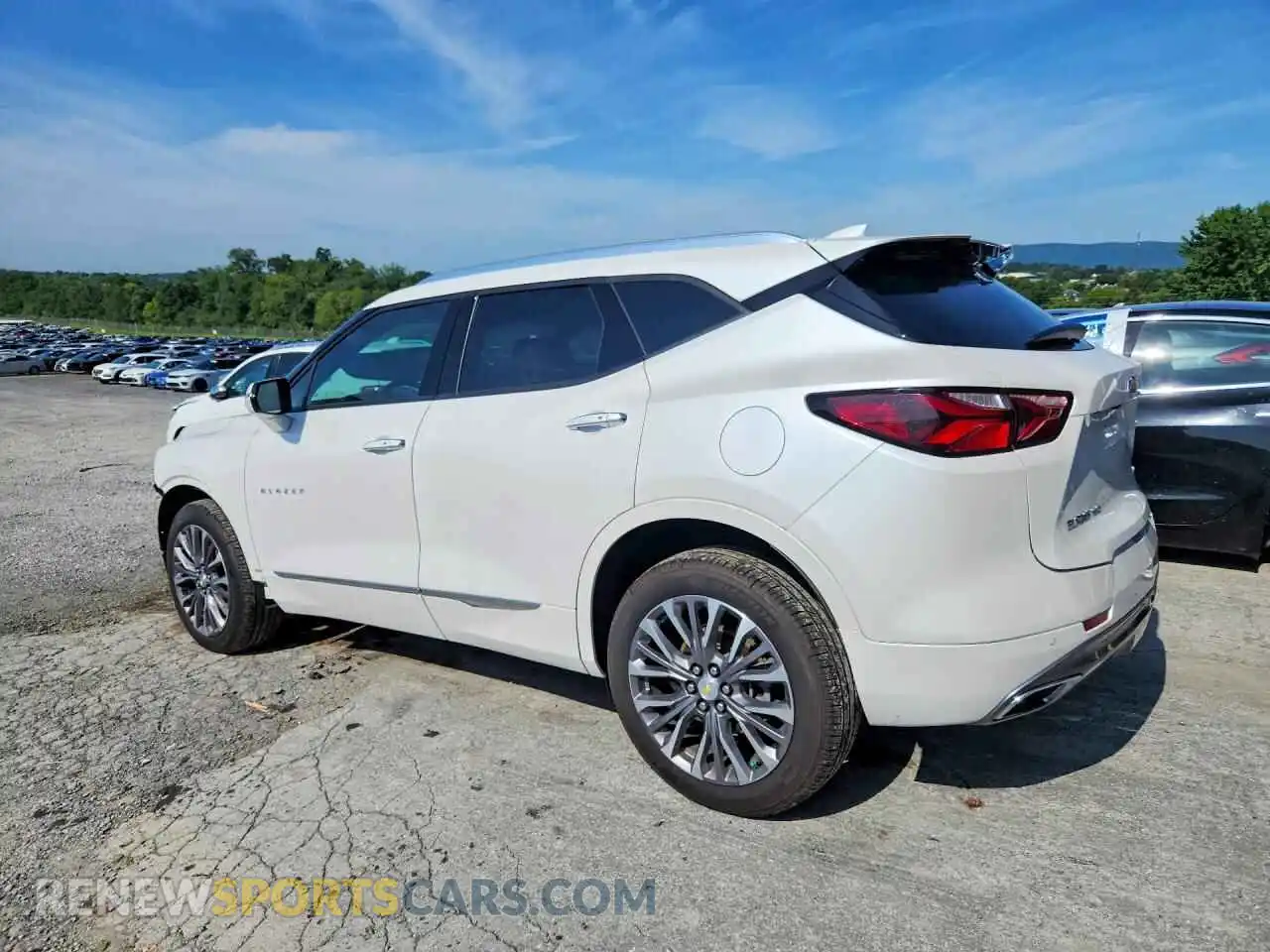 2 Фотография поврежденного автомобиля 3GNKBLRS7MS549984 CHEVROLET BLAZER 2021