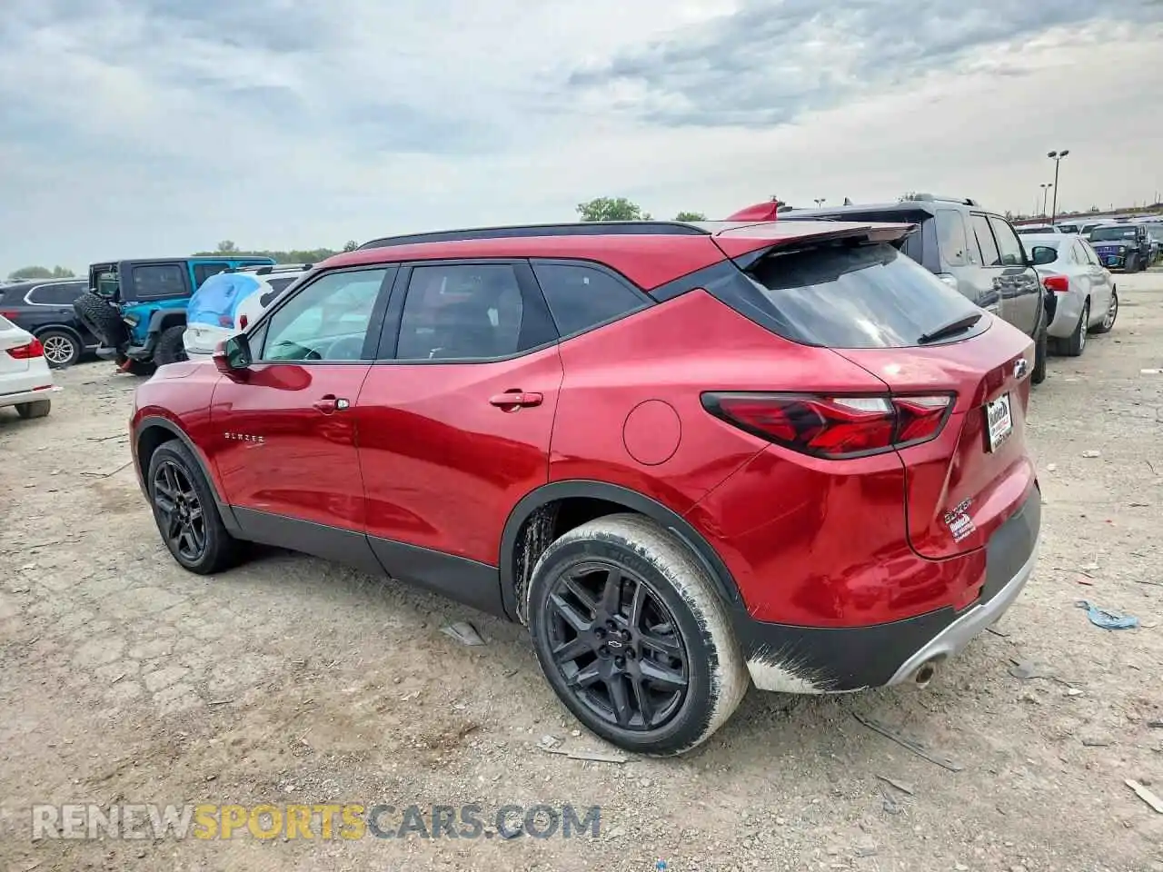 2 Photograph of a damaged car 3GNKBCR46NS125988 CHEVROLET BLAZER 2022