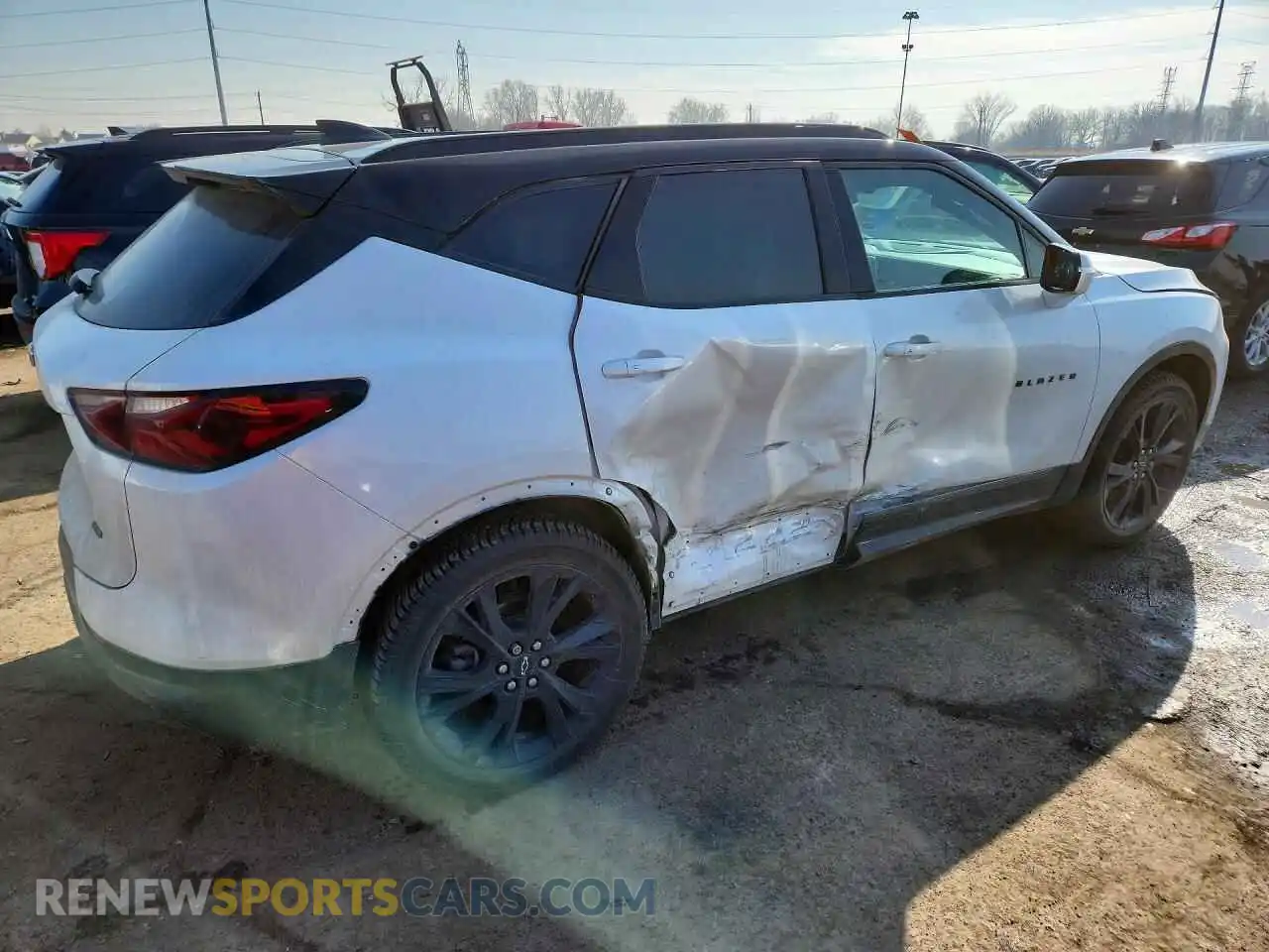 3 Photograph of a damaged car 3GNKBERS1NS209047 CHEVROLET BLAZER 2022