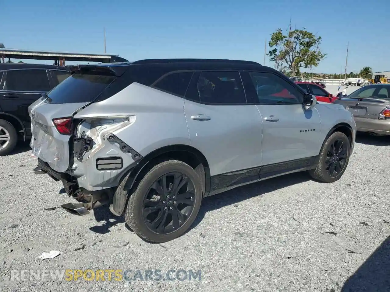 3 Photograph of a damaged car 3GNKBERS7NS151817 CHEVROLET BLAZER 2022