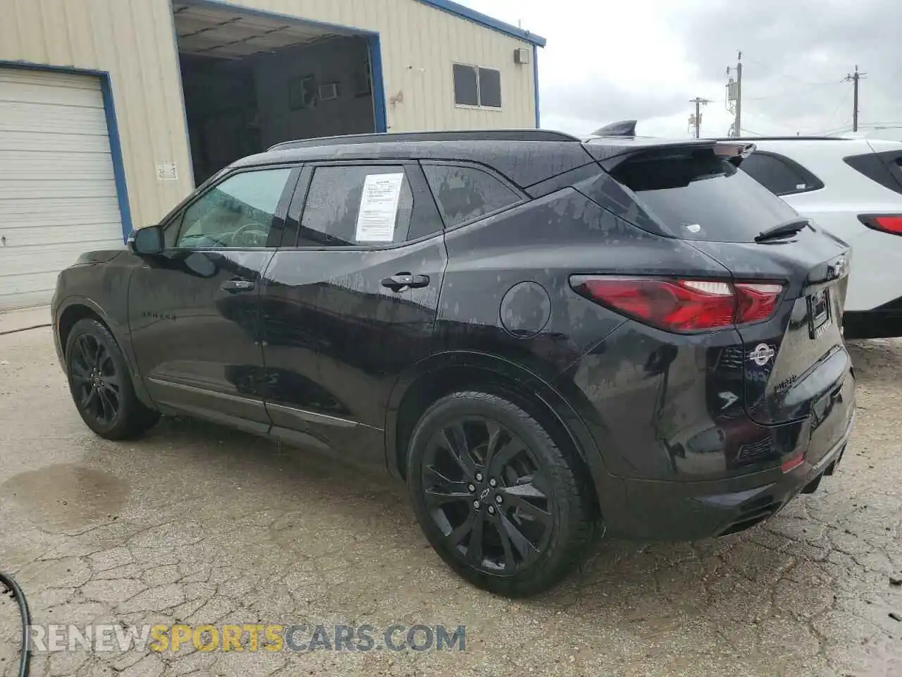 2 Photograph of a damaged car 3GNKBERS7NS236298 CHEVROLET BLAZER 2022