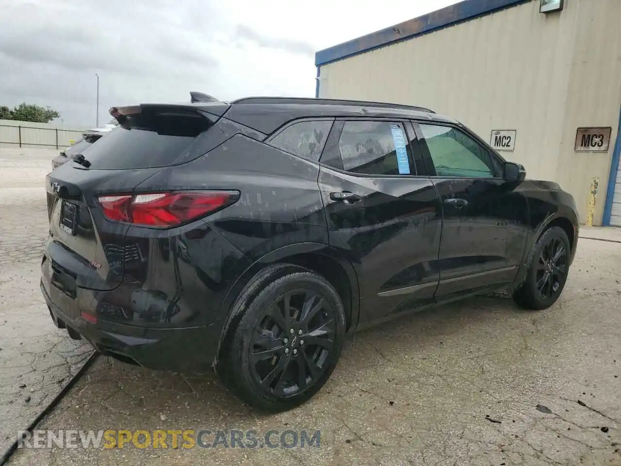 3 Photograph of a damaged car 3GNKBERS7NS236298 CHEVROLET BLAZER 2022