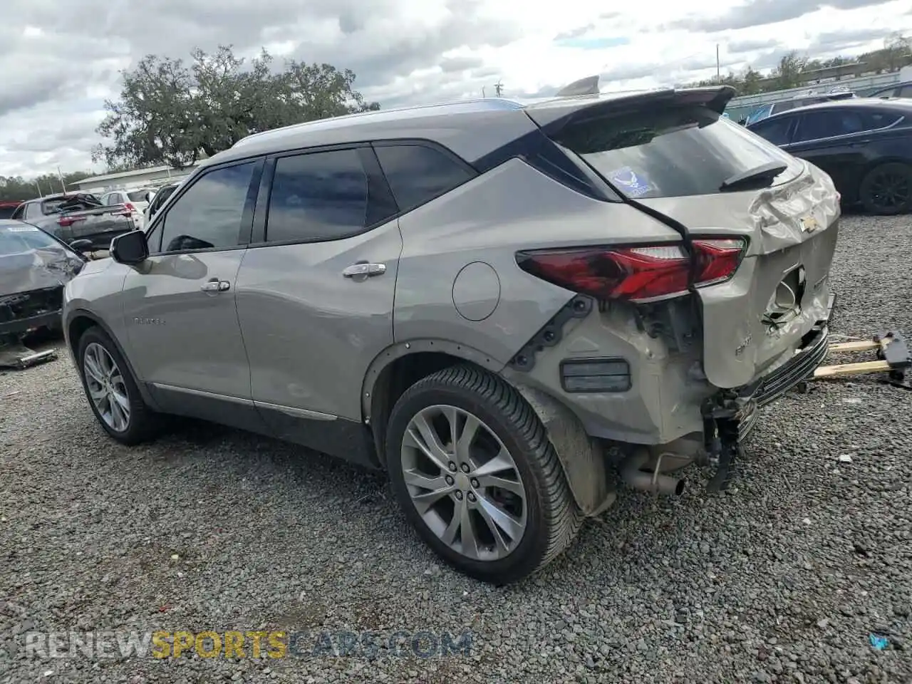 2 Photograph of a damaged car 3GNKBFR41NS159130 CHEVROLET BLAZER 2022