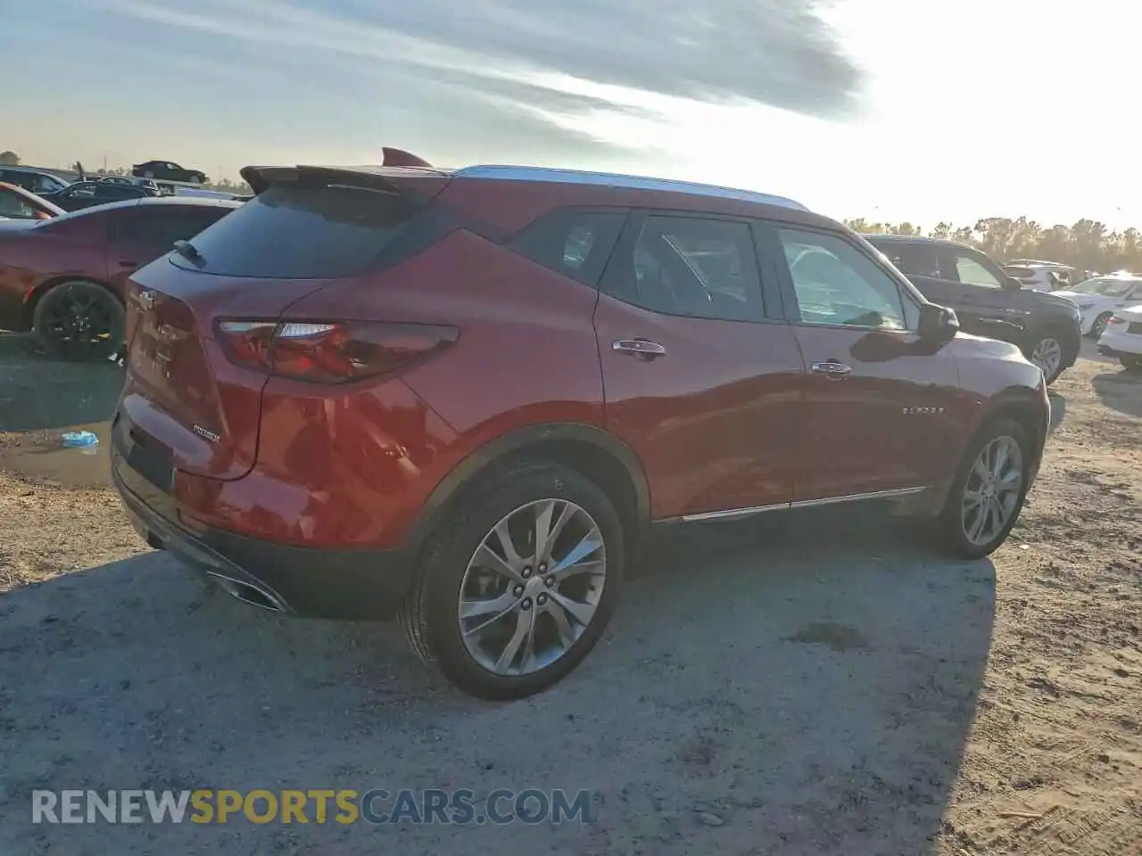 3 Photograph of a damaged car 3GNKBFRS0NS187936 CHEVROLET BLAZER 2022