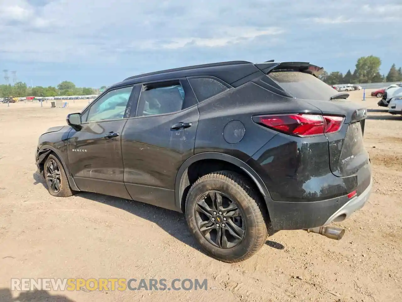 2 Photograph of a damaged car 3GNKBHR40NS204361 CHEVROLET BLAZER 2022