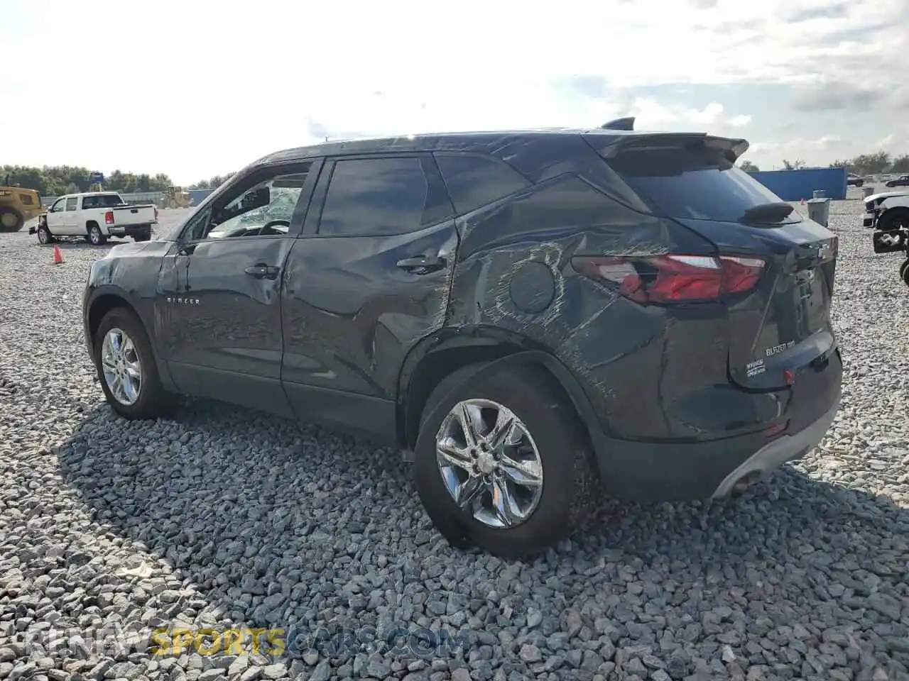 2 Фотография поврежденного автомобиля 3GNKBHR41NS167613 CHEVROLET BLAZER 2022