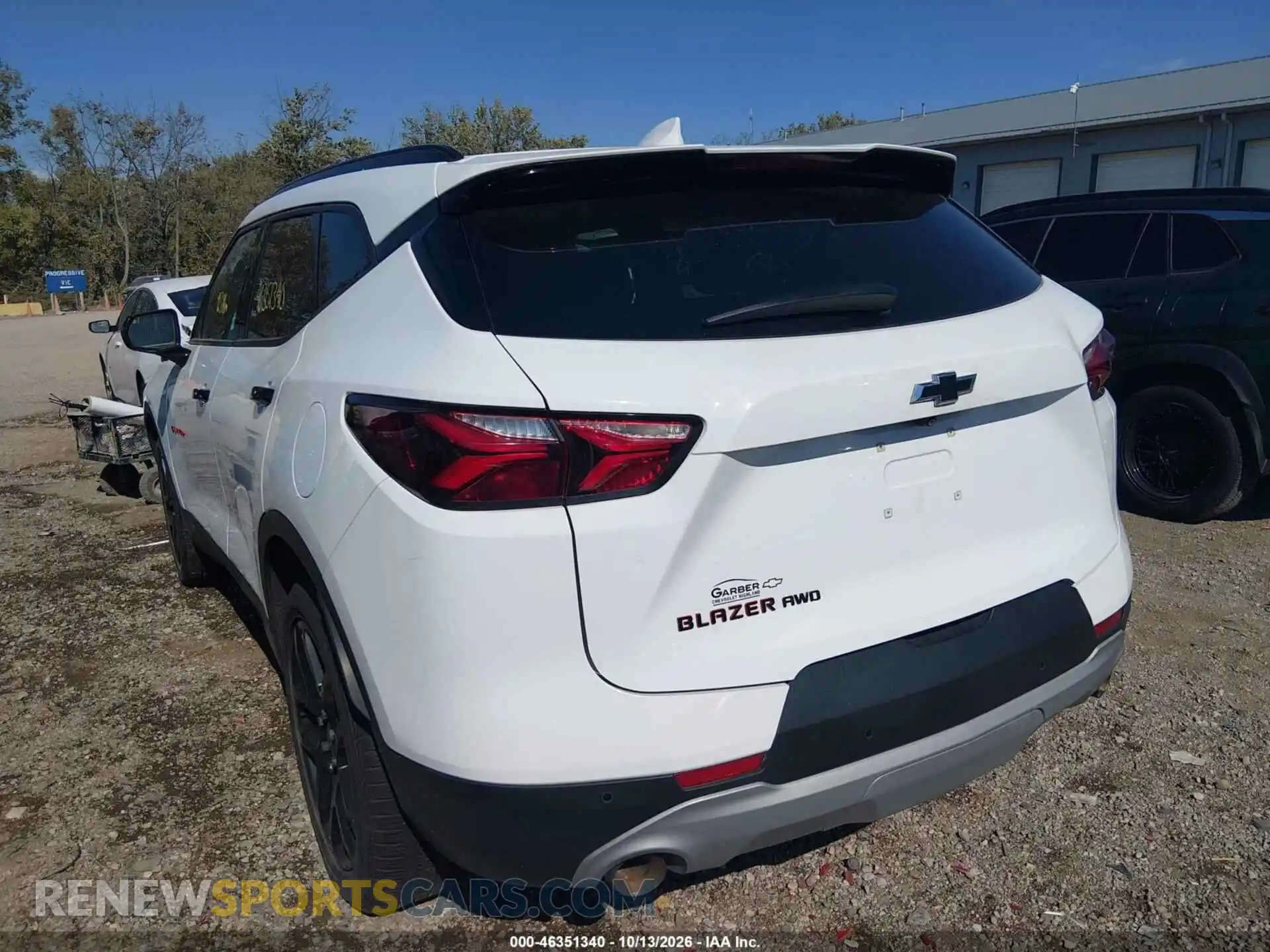 3 Photograph of a damaged car 3GNKBHR44NS204105 CHEVROLET BLAZER 2022