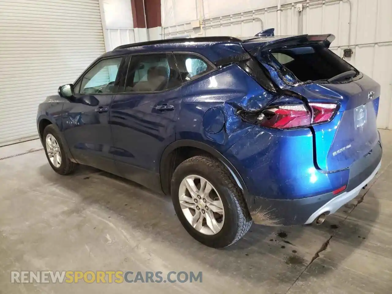 2 Photograph of a damaged car 3GNKBHR46NS123493 CHEVROLET BLAZER 2022