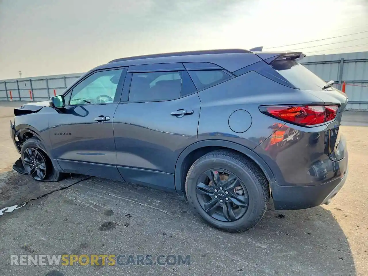2 Photograph of a damaged car 3GNKBHR49NS112200 CHEVROLET BLAZER 2022