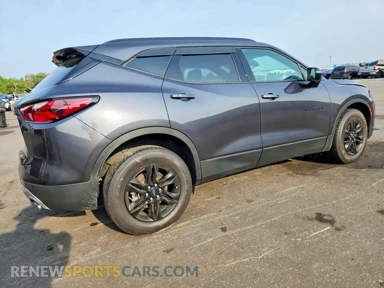 3 Photograph of a damaged car 3GNKBHR49NS112200 CHEVROLET BLAZER 2022