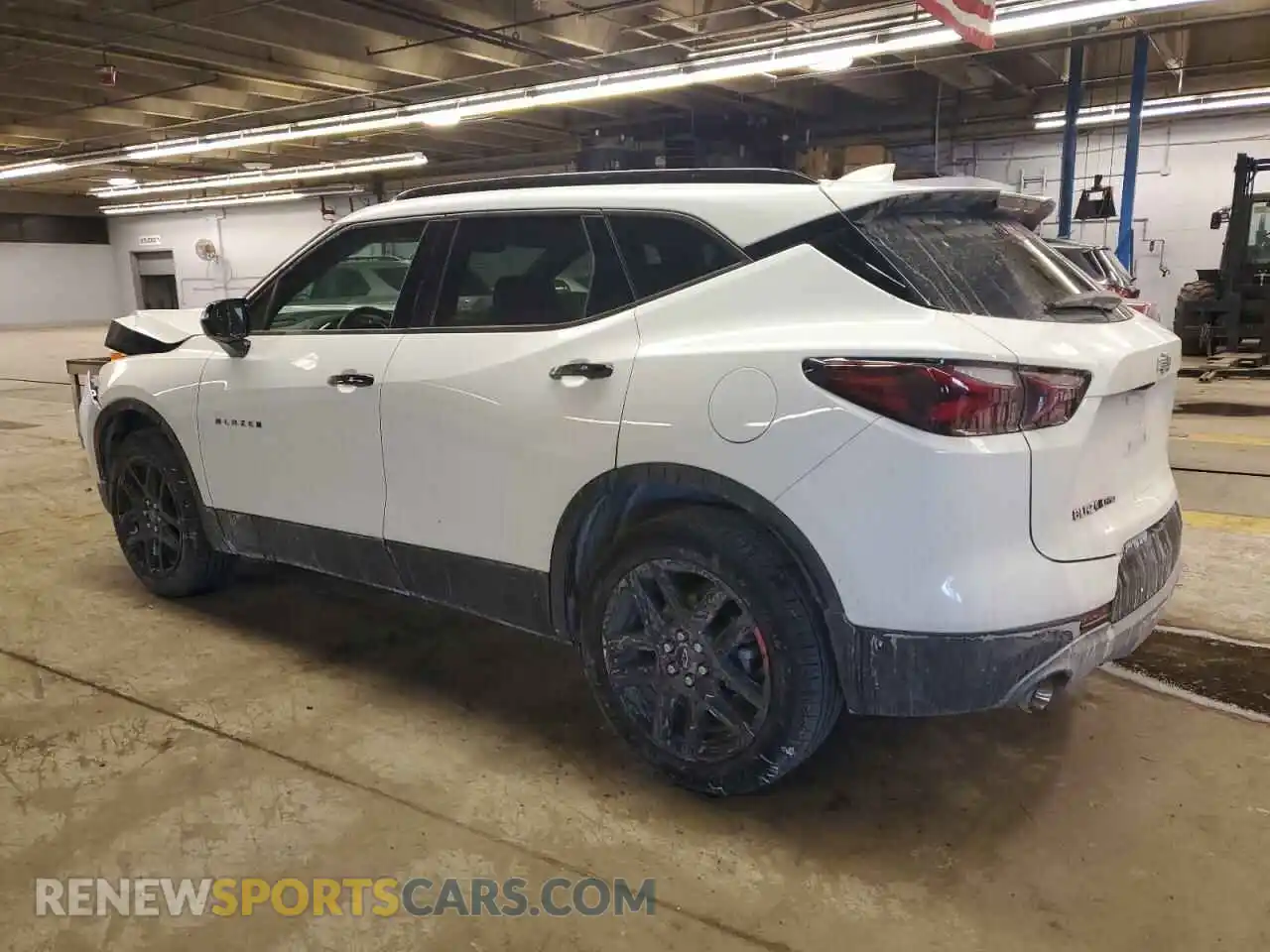2 Photograph of a damaged car 3GNKBJRS5NS164252 CHEVROLET BLAZER 2022