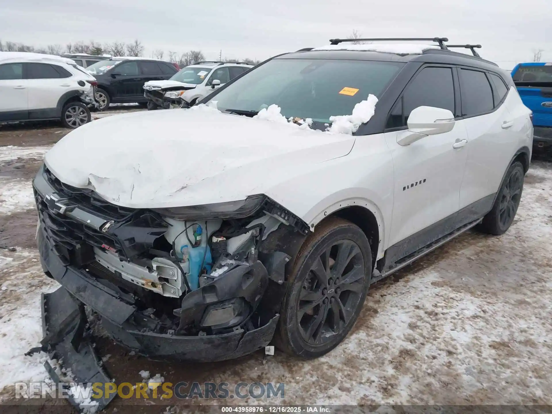2 Photograph of a damaged car 3GNKBKRS3NS130428 CHEVROLET BLAZER 2022