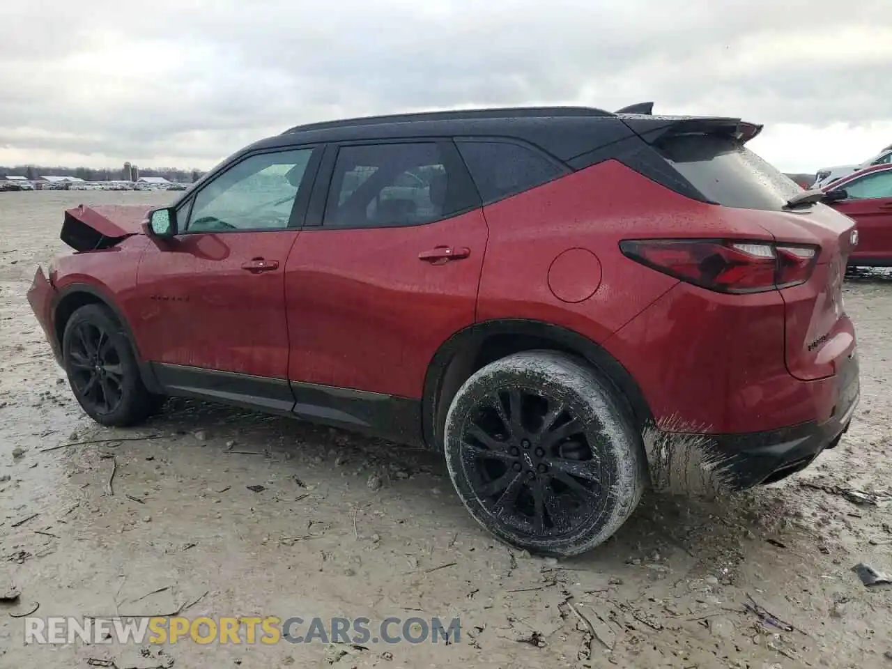 2 Photograph of a damaged car 3GNKBKRS3NS140523 CHEVROLET BLAZER 2022