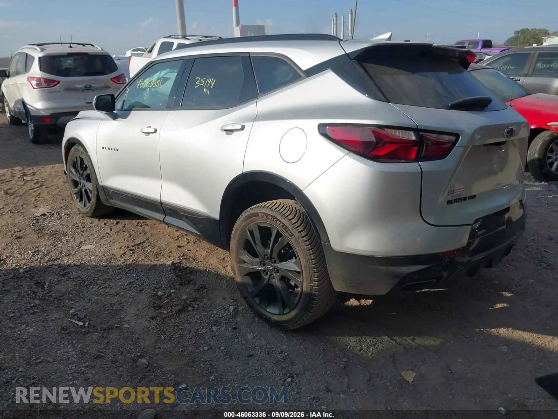 3 Photograph of a damaged car 3GNKBKRS5NS137817 CHEVROLET BLAZER 2022