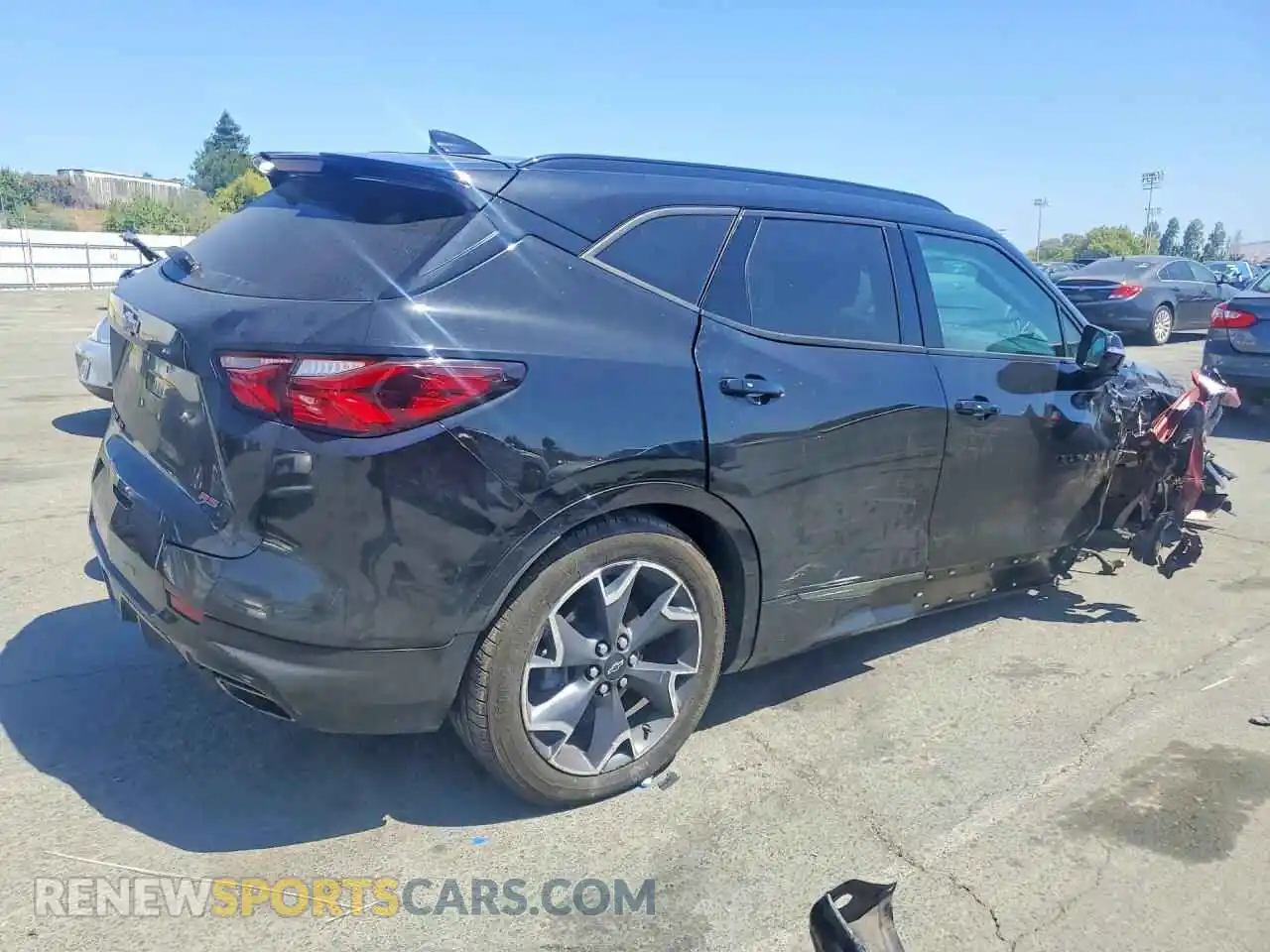 3 Photograph of a damaged car 3GNKBKRS8NS148603 CHEVROLET BLAZER 2022